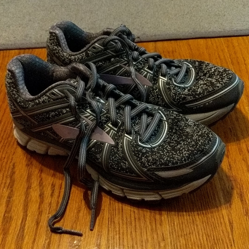 Brooks adrenaline gts 17 womens